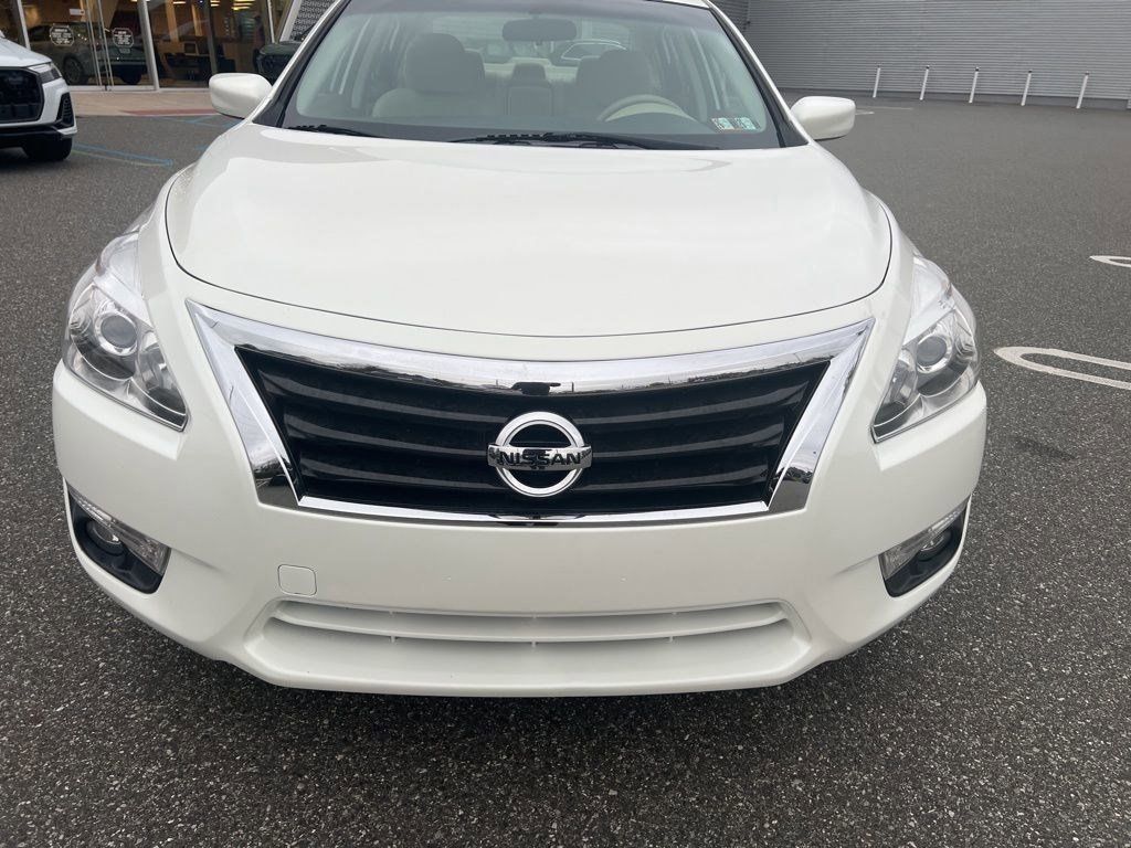 2015 Nissan Altima 2.5 SV photo 2