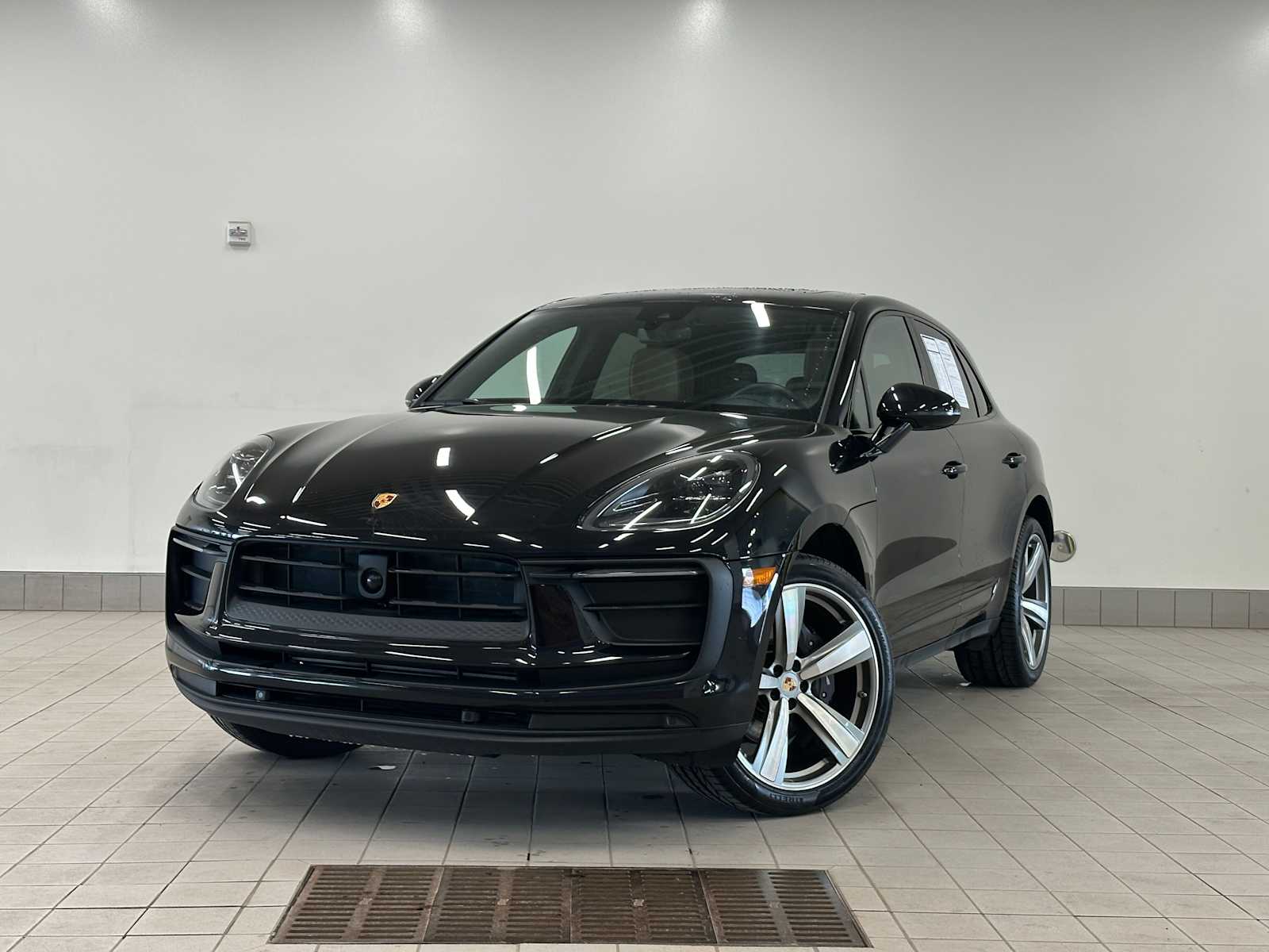 2023 Porsche Macan T