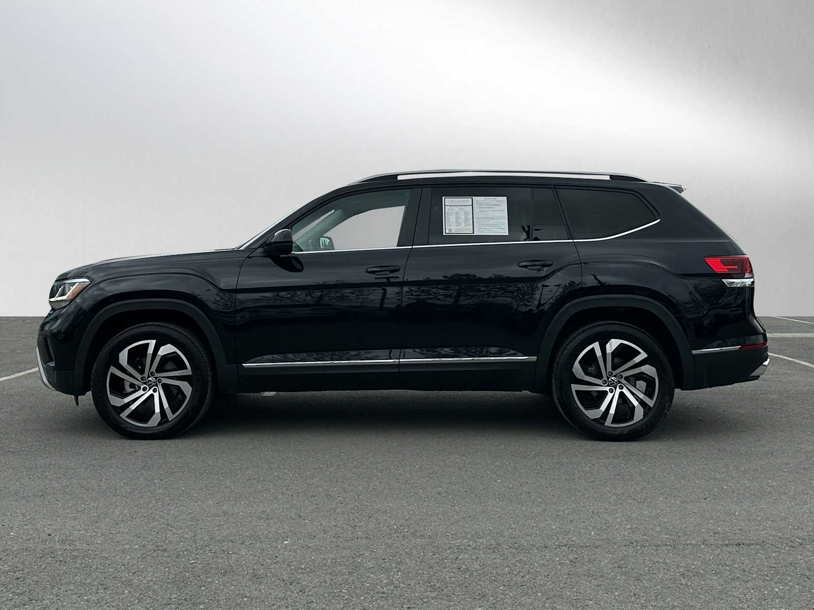 Used 2022 Volkswagen Atlas SEL with VIN 1V2BR2CA5NC519547 for sale in Anchorage, AK