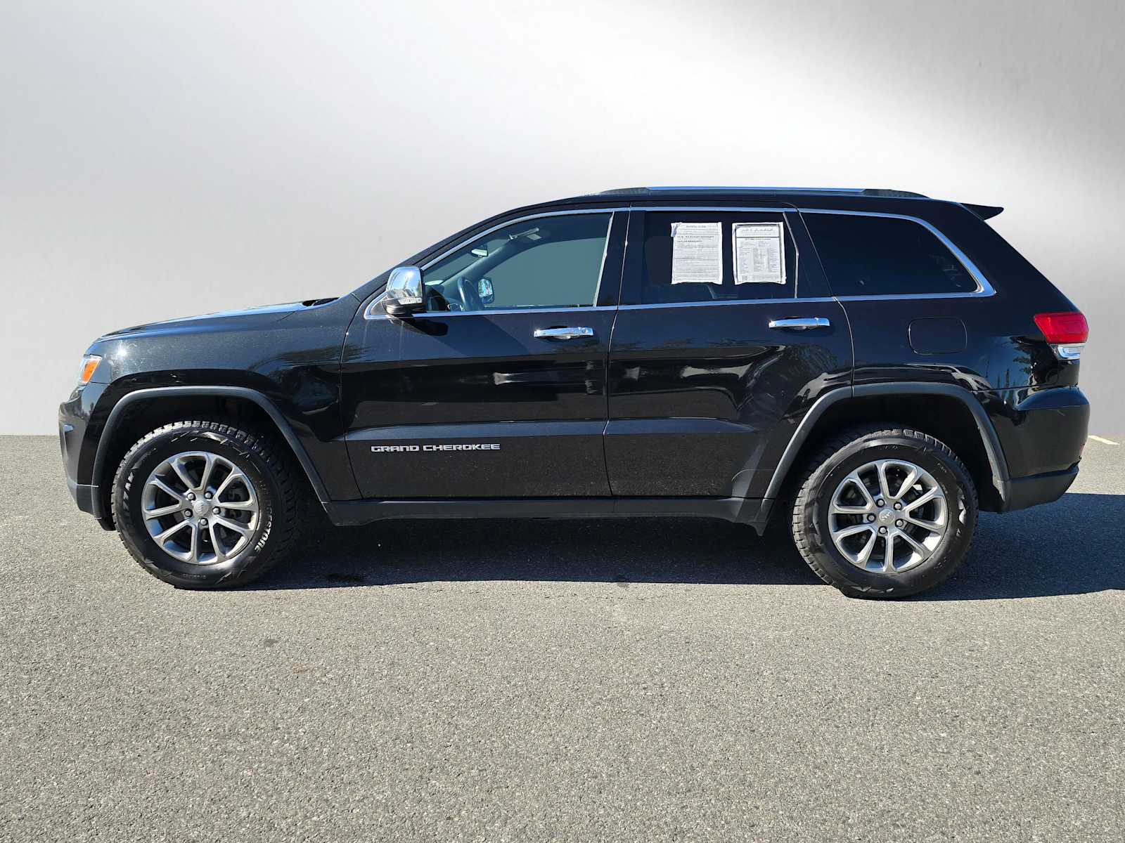 Used 2014 Jeep Grand Cherokee Limited with VIN 1C4RJFBG3EC227139 for sale in Anchorage, AK