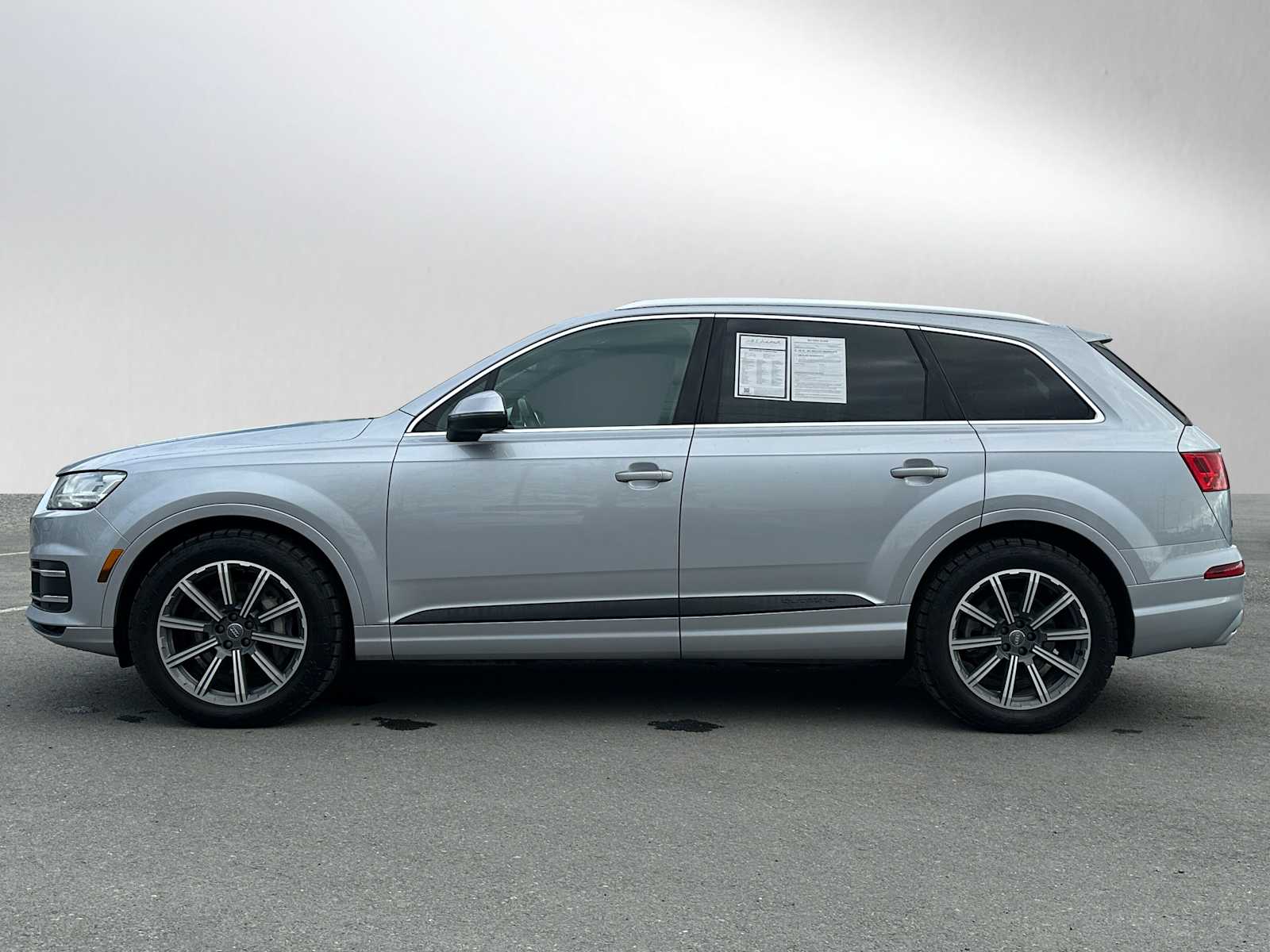 Used 2019 Audi Q7 Premium Plus with VIN WA1LAAF73KD049509 for sale in Anchorage, AK