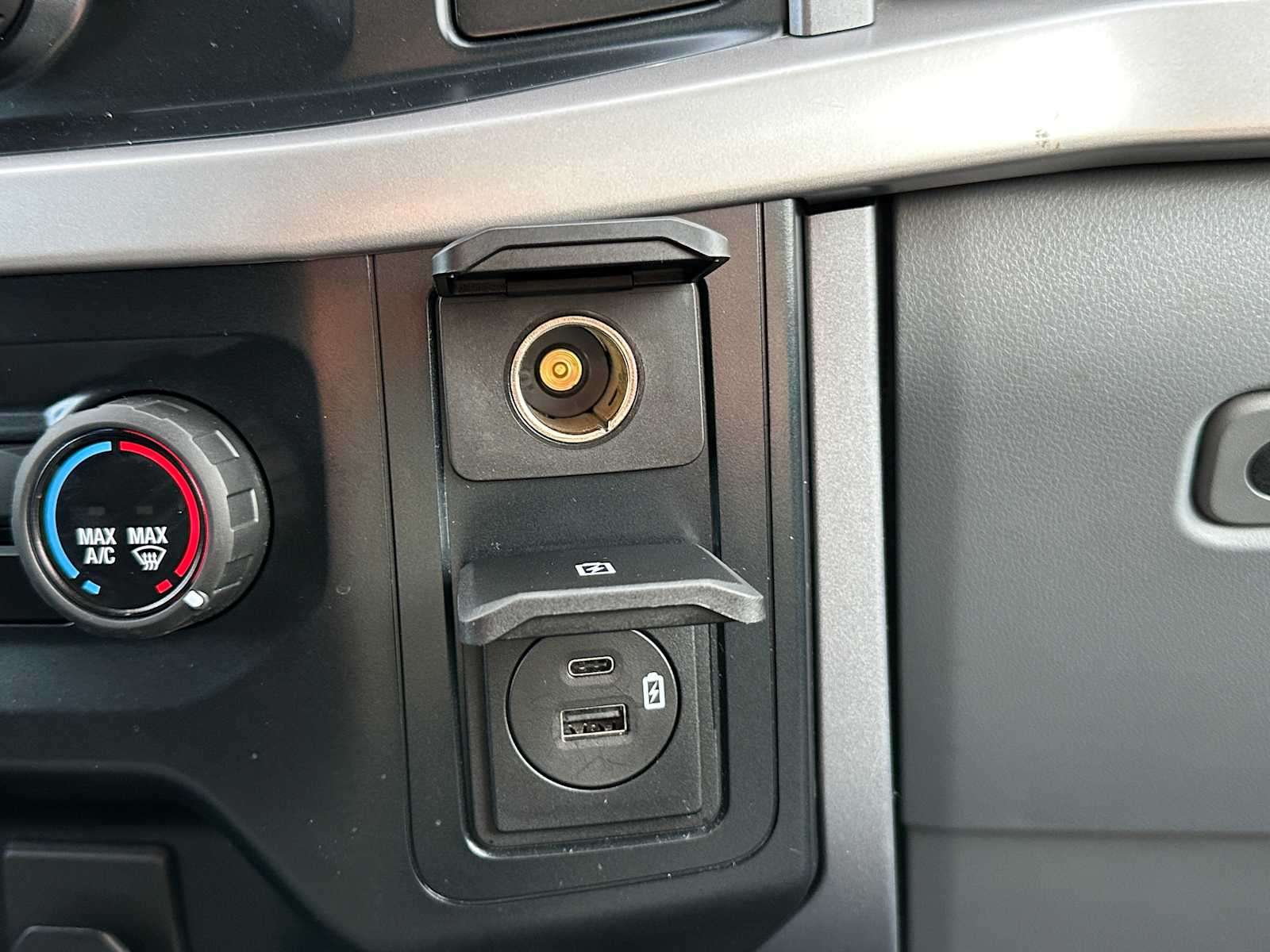 2023 Ford F-150 XL - Photo 31