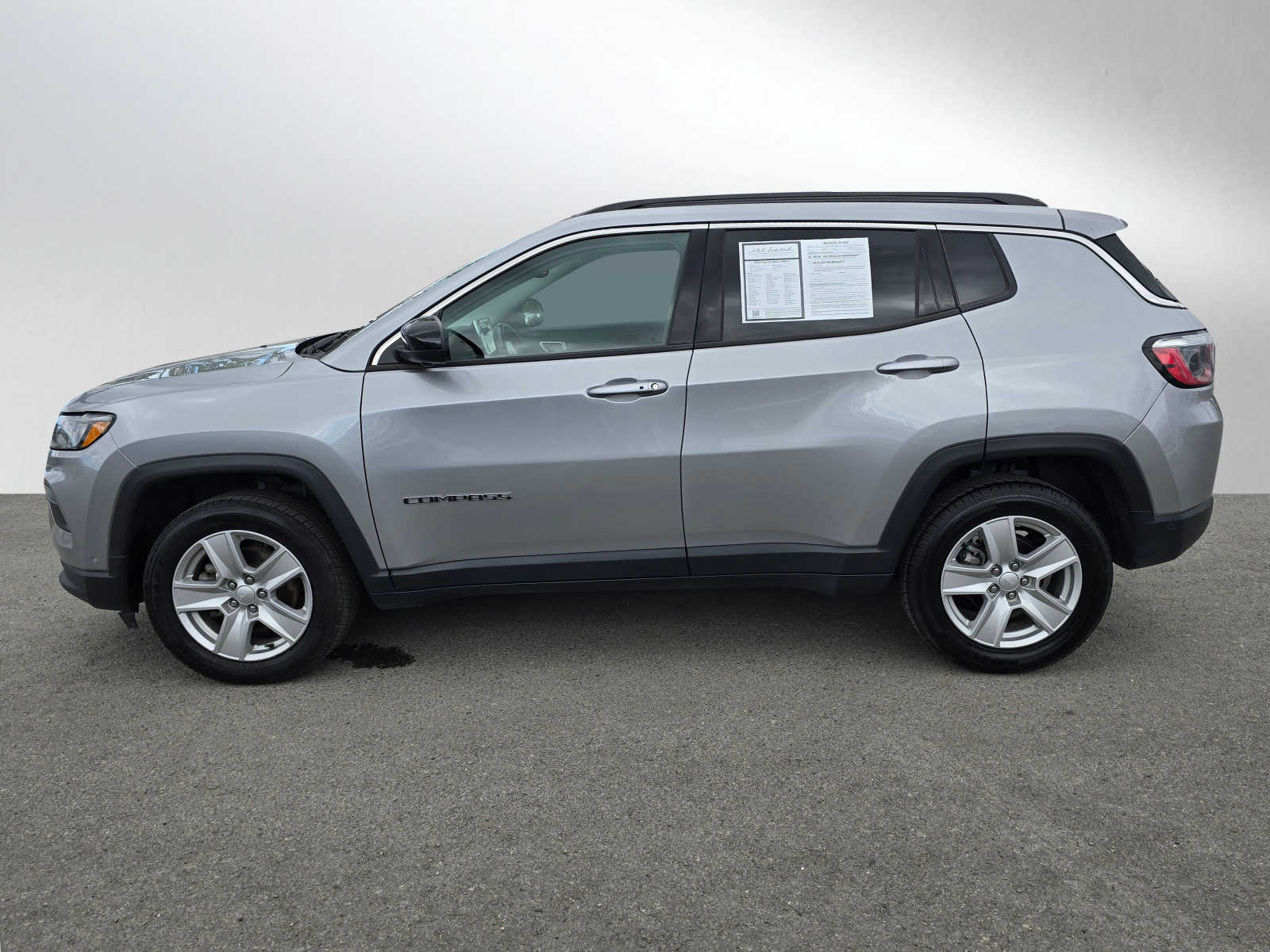 Used 2022 Jeep Compass Latitude with VIN 3C4NJDBB7NT111809 for sale in Anchorage, AK