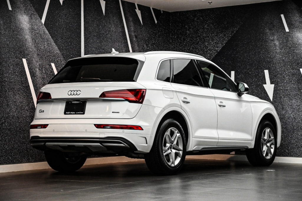 Used 2023 Audi 40 Komfort VUS