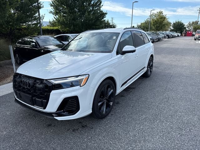 2025 Audi Q7 Premium Plus's photo
