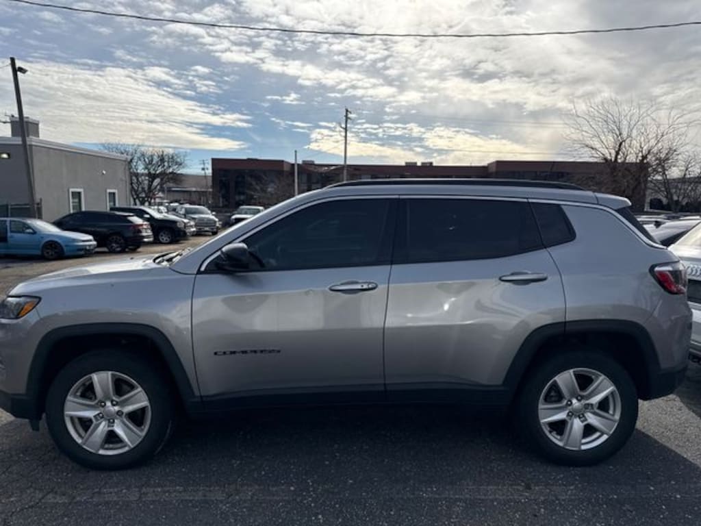 Used 2022 Jeep Compass Latitude SUV
