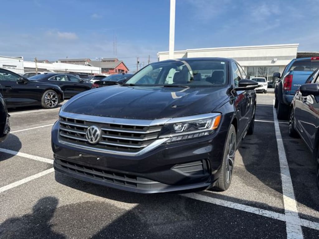 Used 2022 Volkswagen Passat 2.0T SE Sedan