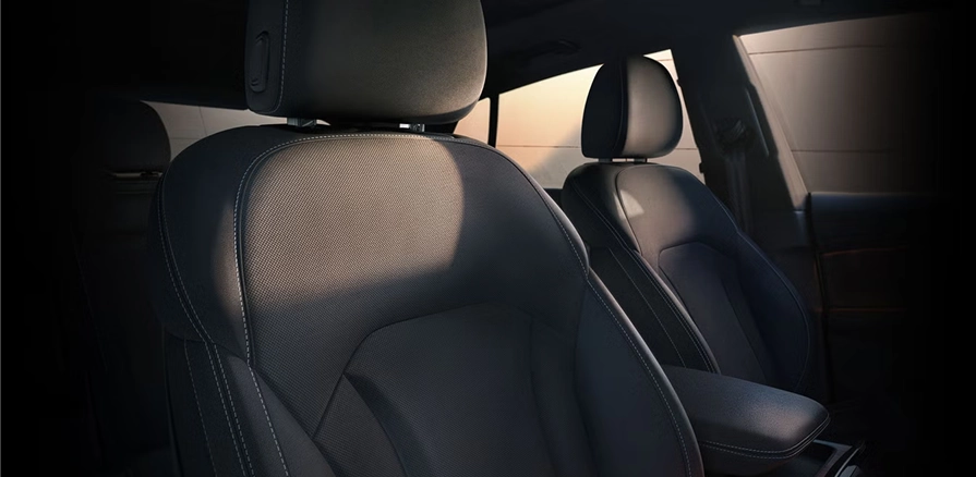 Audi Q8 front seats upholstered in leather