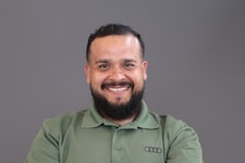 Staff member Oscar Escobar from ID_3ffe92477c62