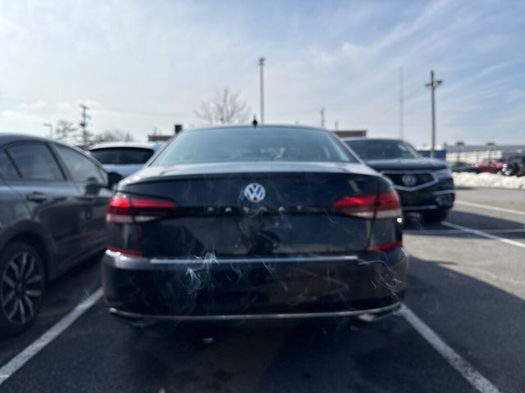 Used 2022 Volkswagen Passat 2.0T SE Sedan