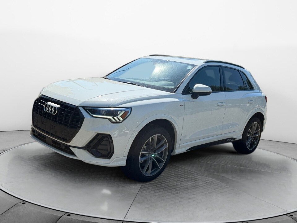 2025 Audi Q3 Premium 45 TFSI S line photo 2