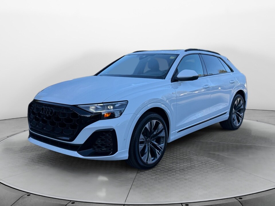 2026 Audi Q8 55 Premium Plus photo 3