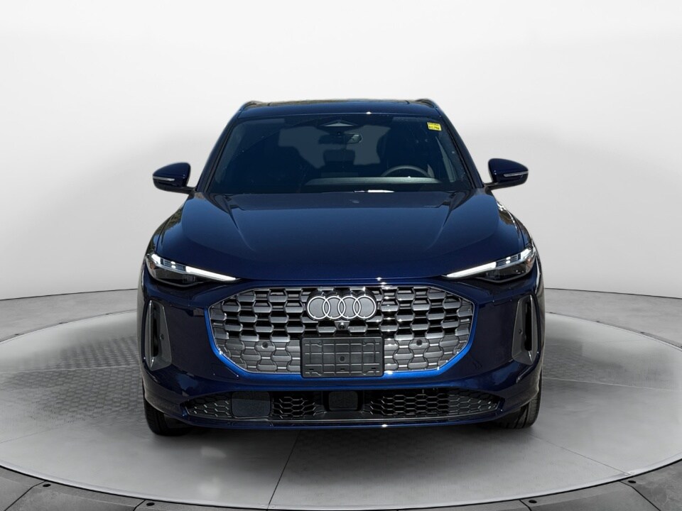 2025 Audi Q5 2.0T Prestige photo 2