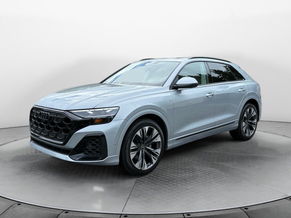 2026 Audi Q8 55 Premium Plus photo 3