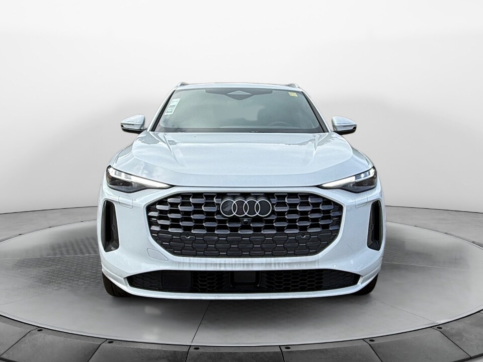 2025 Audi Q5 2.0T Premium Plus photo 2