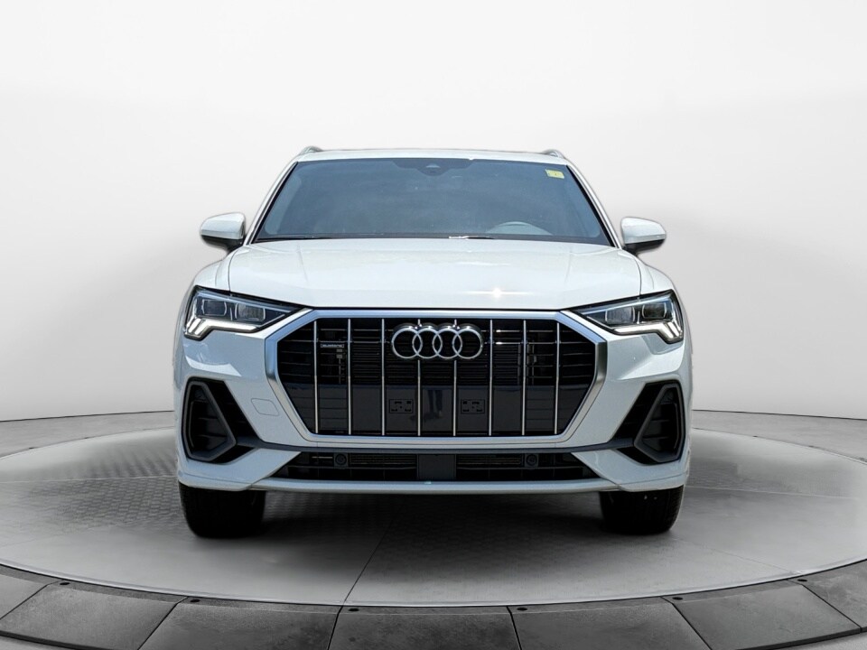 2025 Audi Q3 45 TFSI S line Premium photo 2