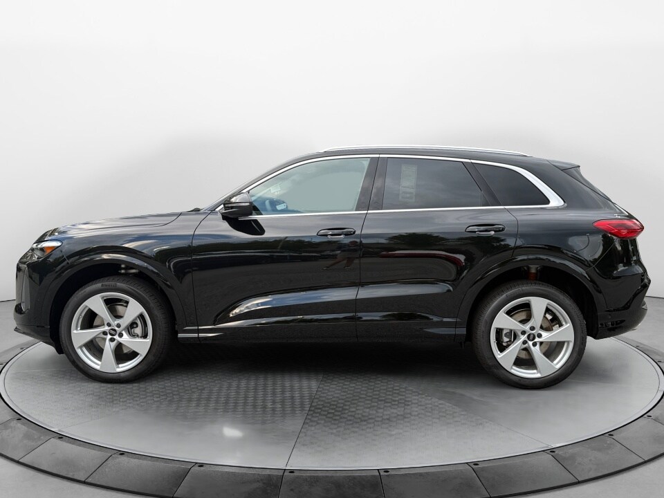 2025 Audi Q5 2.0T Premium Plus photo 3