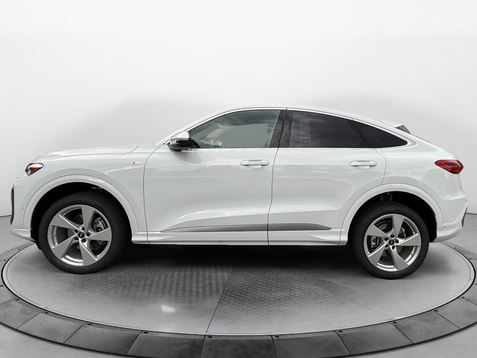 2025 Audi Q5 2.0T Premium Plus photo 3