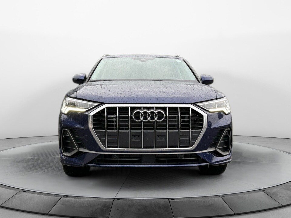 2025 Audi Q3 Premium 45 TFSI S line photo 2