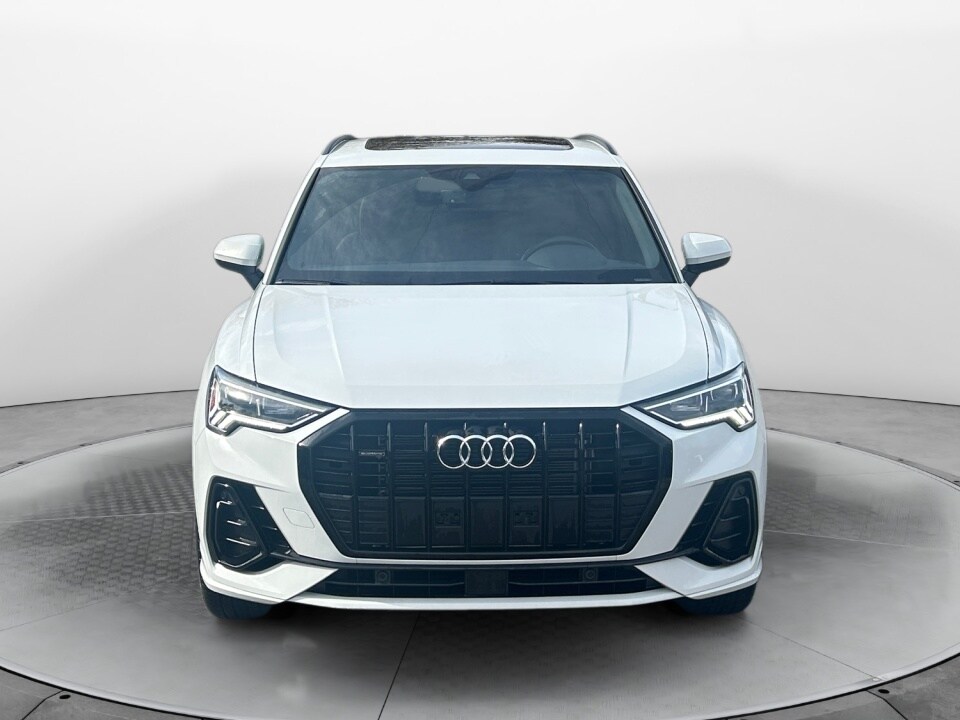2025 Audi Q3 Premium 45 TFSI S line photo 2