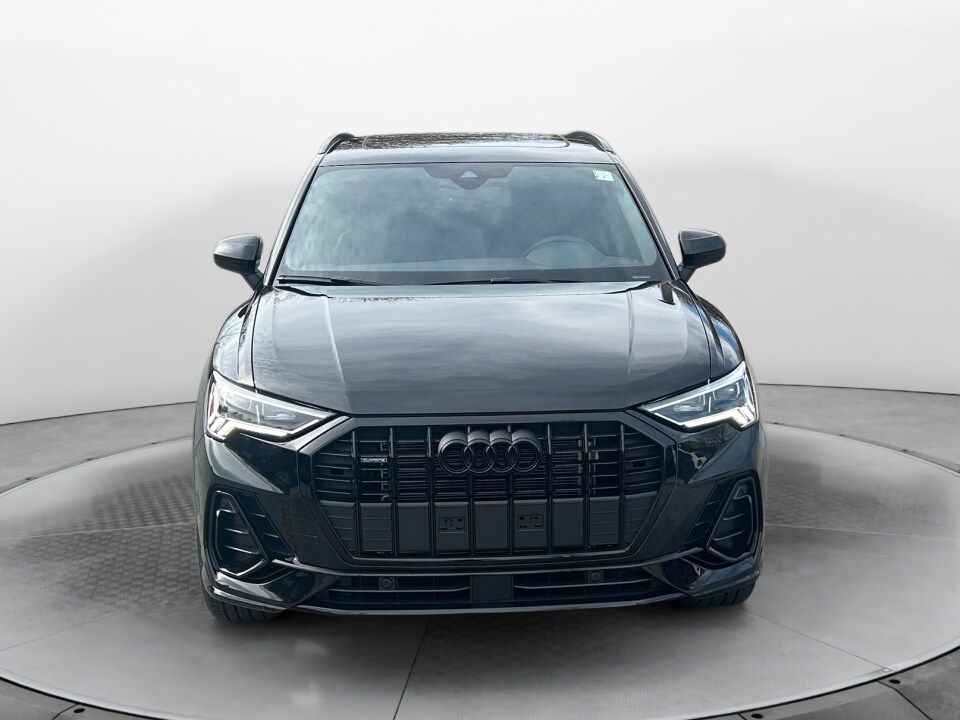 2025 Audi Q3 Premium 45 TFSI S line photo 2