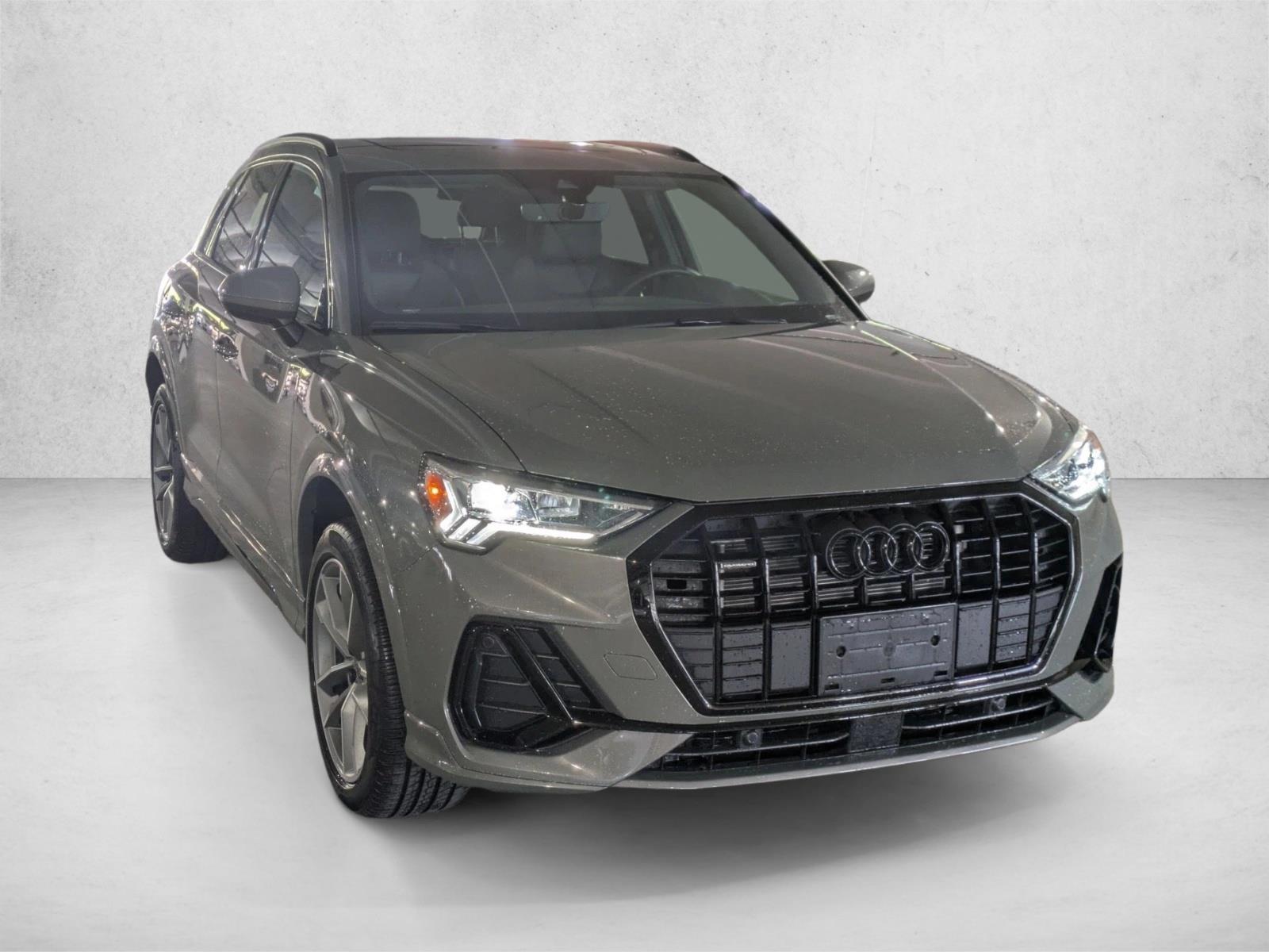 2025 Audi Q3 45 TFSI S line Premium photo 3