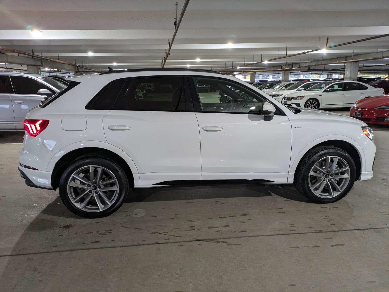 2025 Audi Q3 45 TFSI S line Premium photo 4