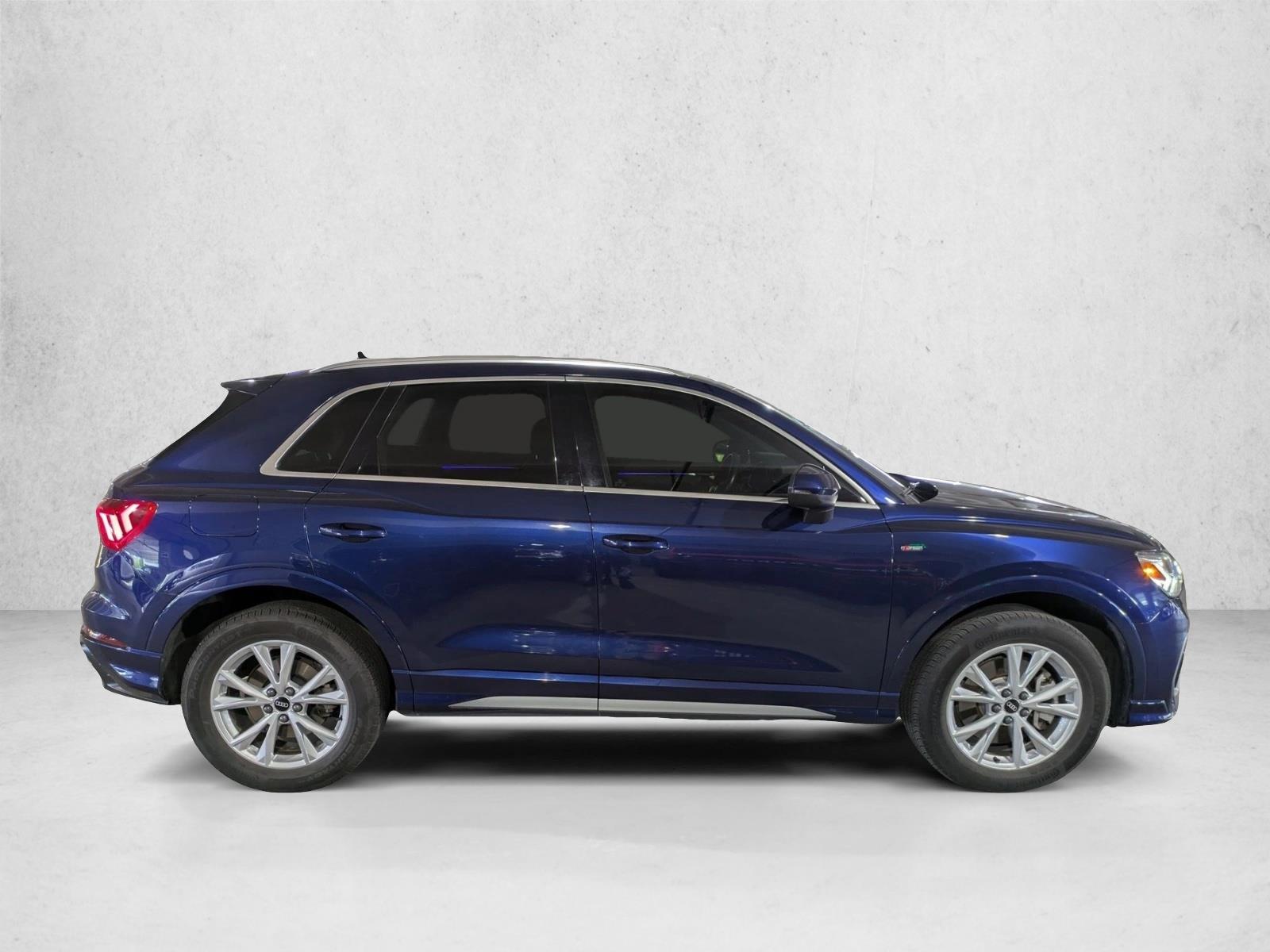 2022 Audi Q3 45 TFSI S line Premium Plus photo 3