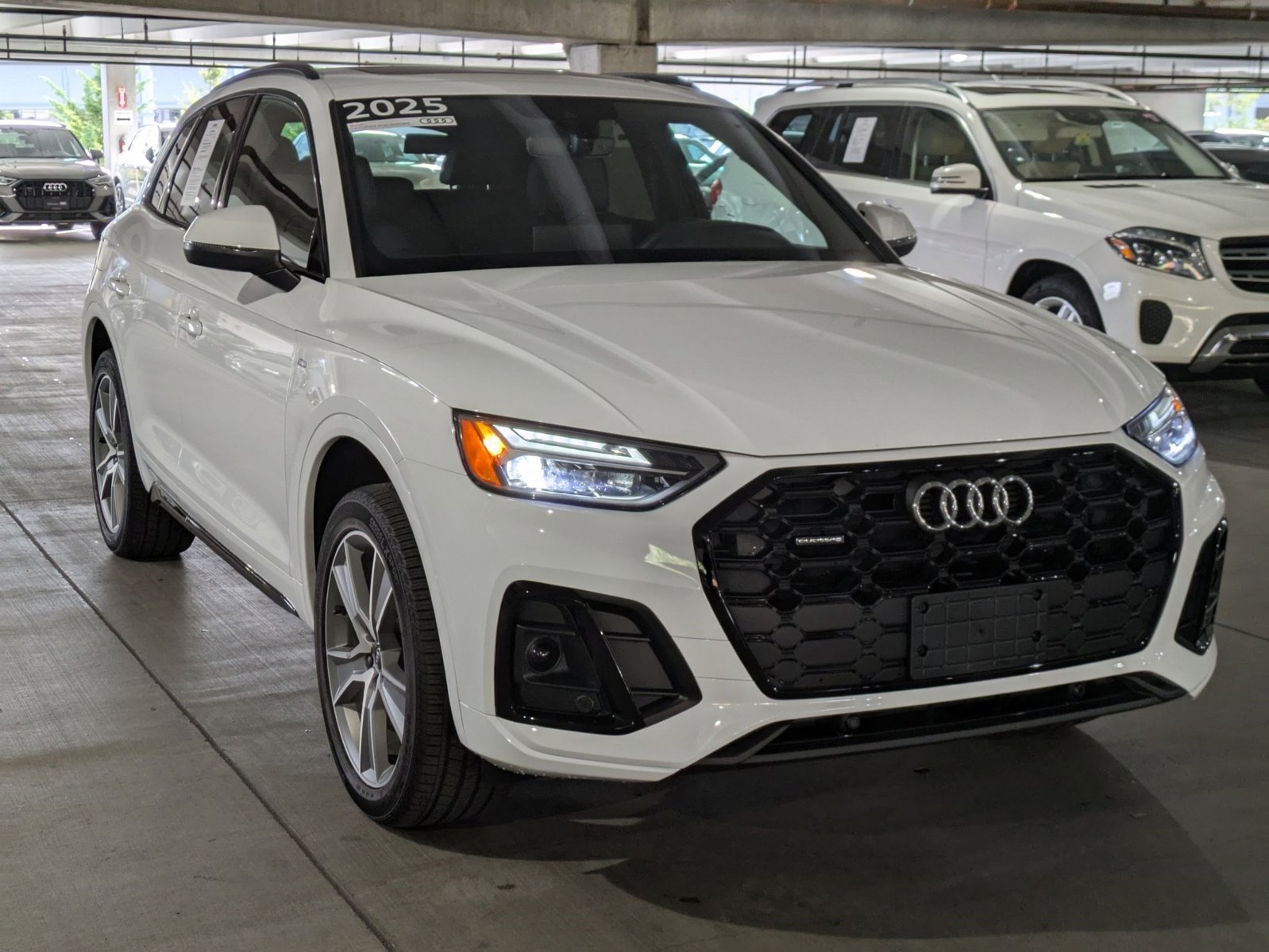 2025 Audi Q5 45 S line Premium photo 3