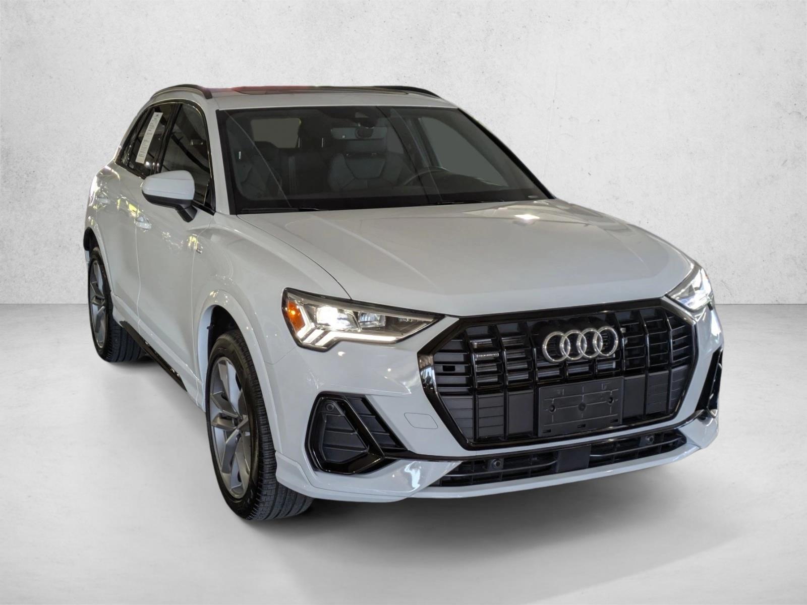 2025 Audi Q3 45 TFSI S line Premium photo 3