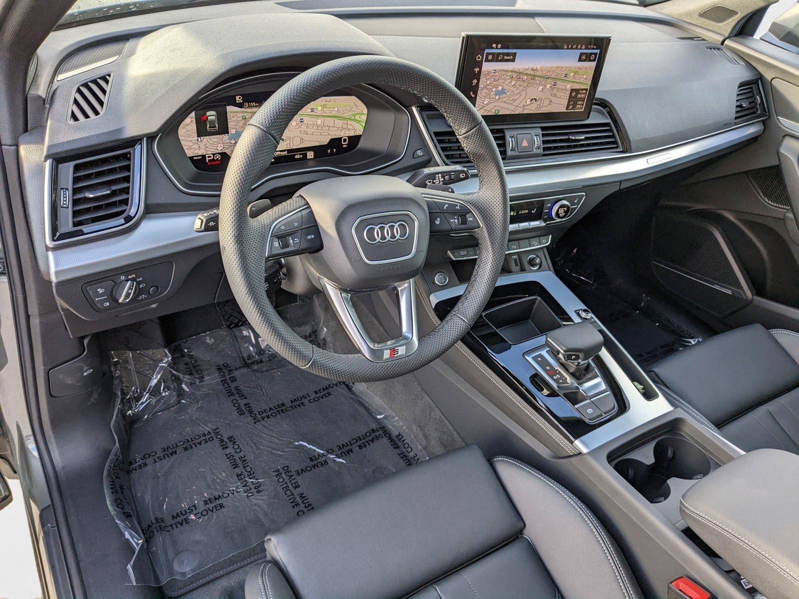 2025 Audi Q5 45 S line Premium Plus photo 3