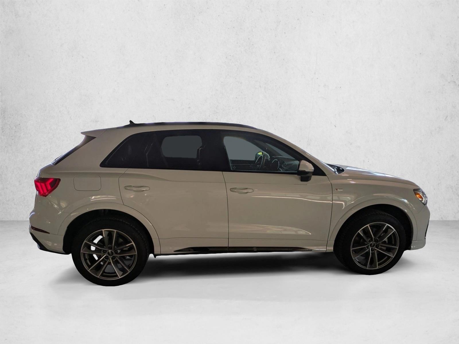 2025 Audi Q3 45 TFSI S line Premium photo 3
