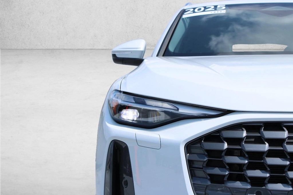 Certified 2025 Audi Q5 2.0T Premium SUV