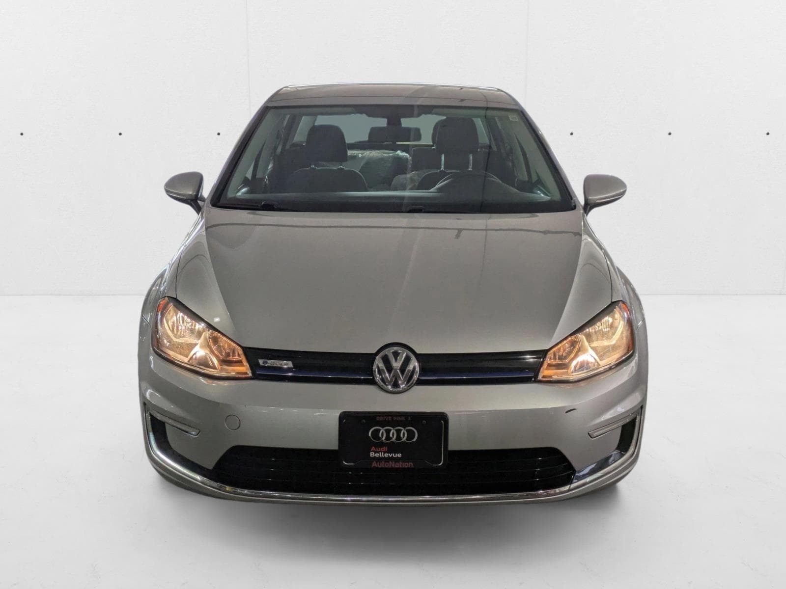 Used 2016 Volkswagen e-Golf e-Golf SE with VIN WVWKP7AU3GW916595 for sale in Bellevue, WA