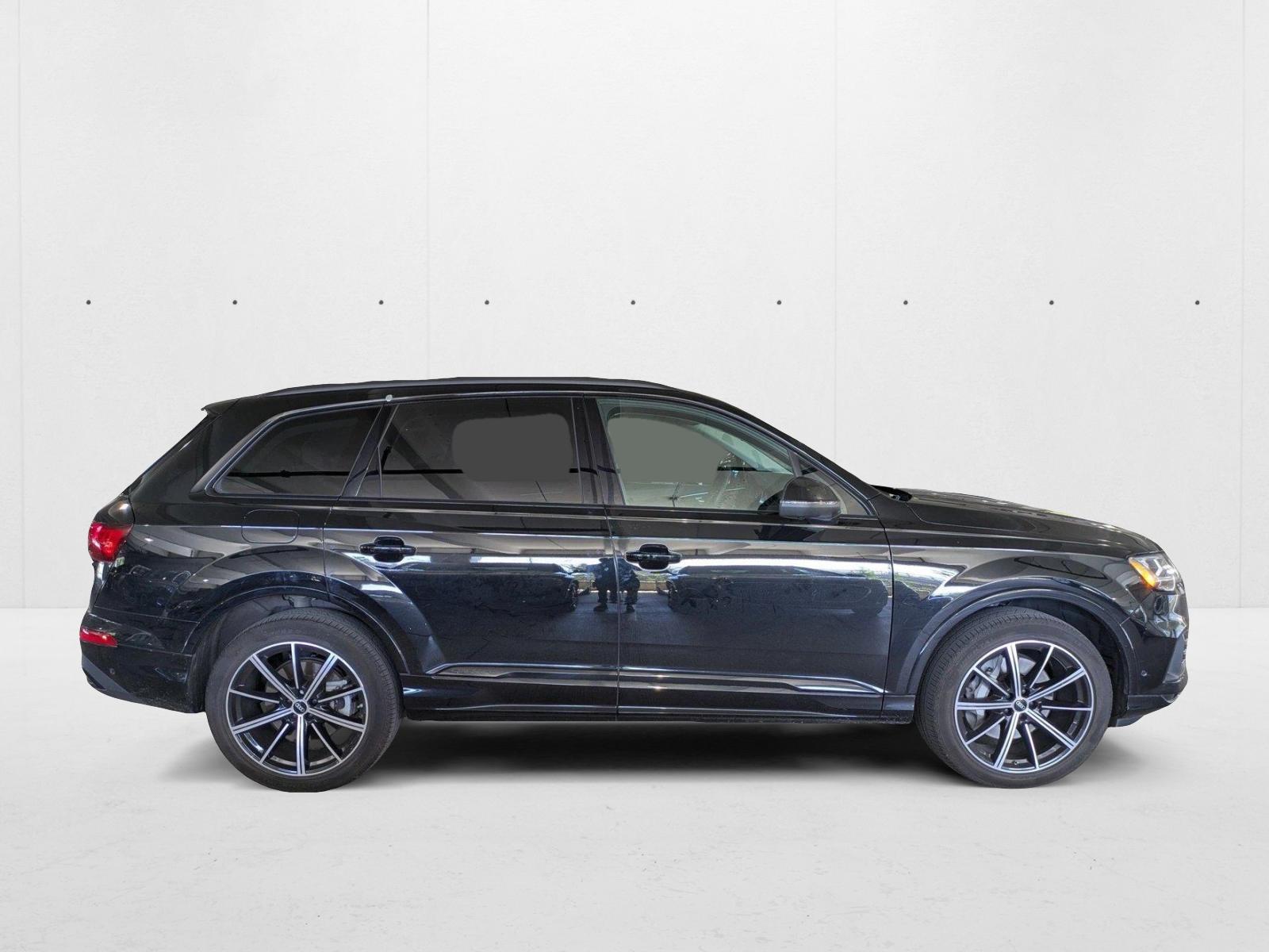2023 Audi Q7 55 Premium photo 4