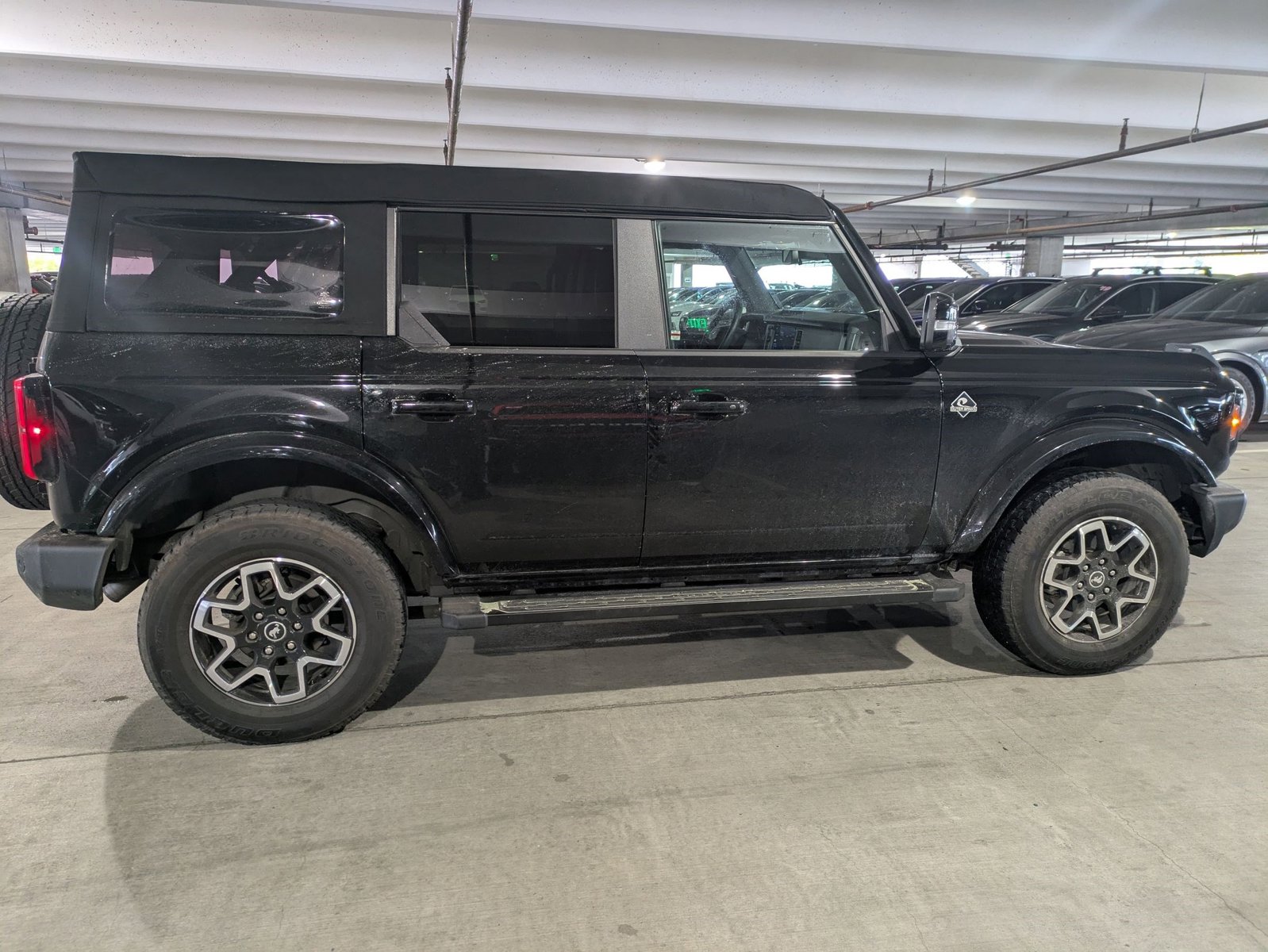 2024 Ford Bronco Outer Banks photo 3