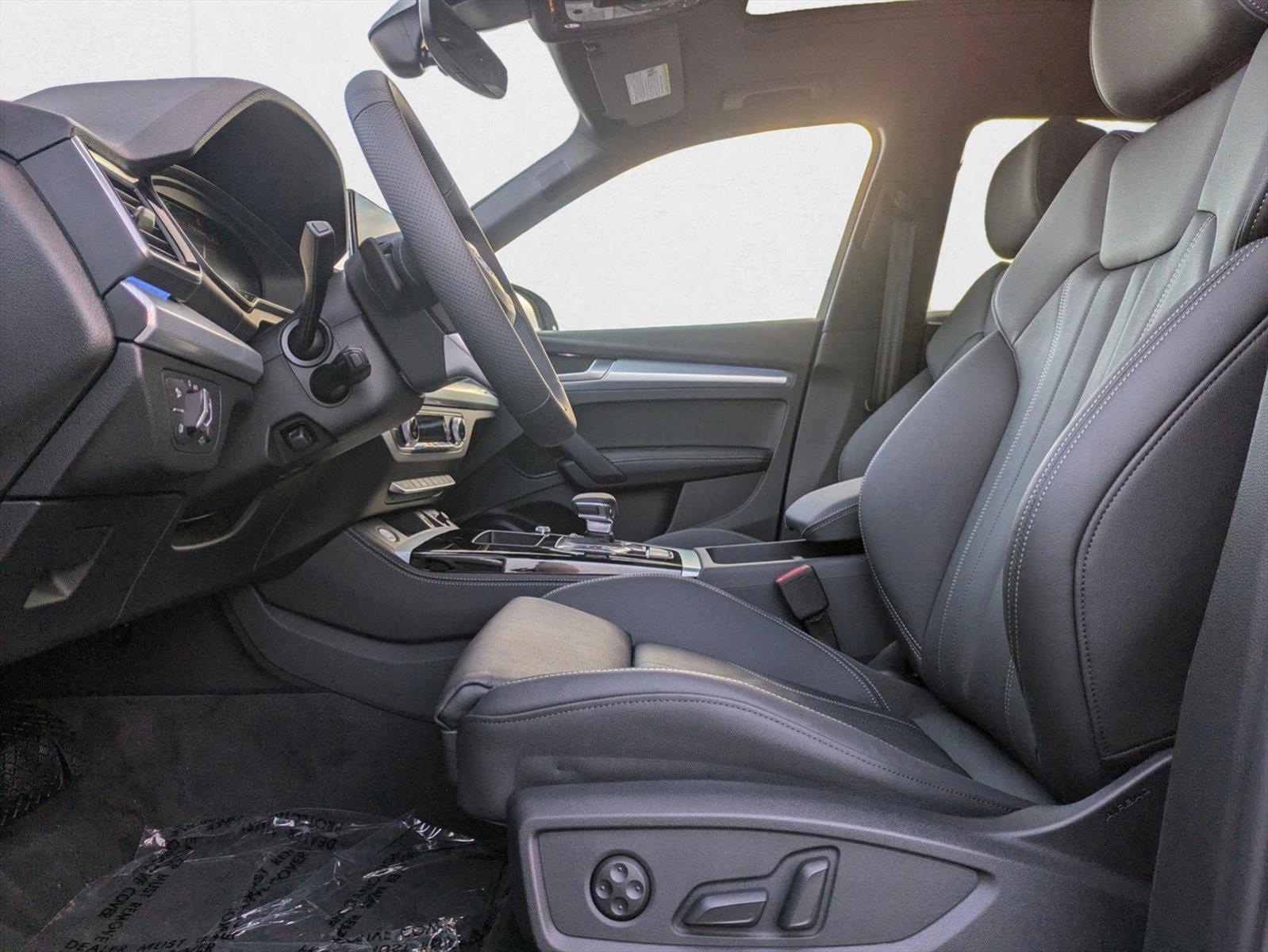 2025 Audi Q5 45 S line Premium Plus photo 2