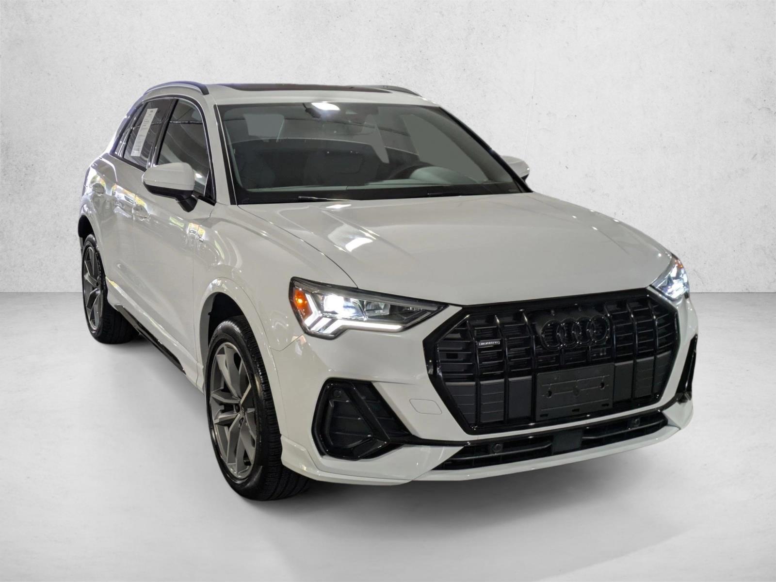 2025 Audi Q3 45 TFSI S line Premium photo 3