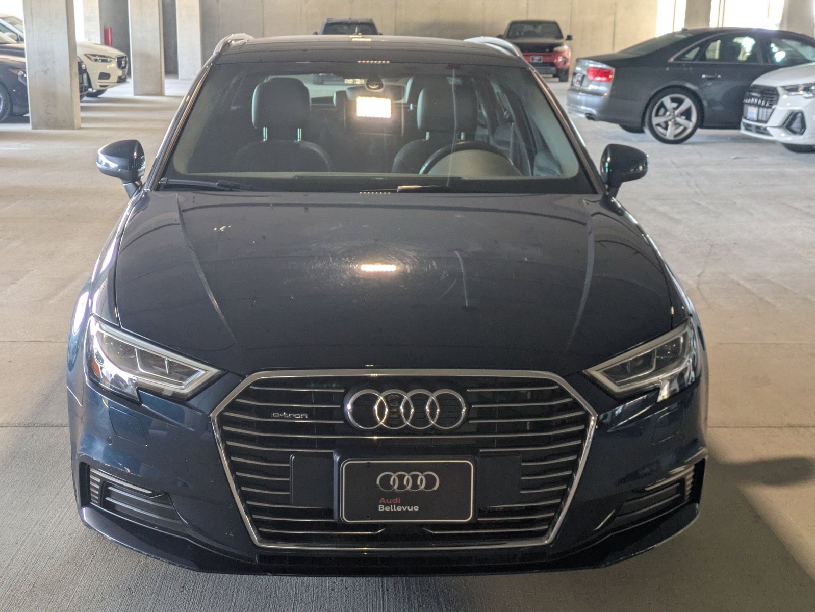 2018 Audi A3 E-tron Premium Plus photo 2