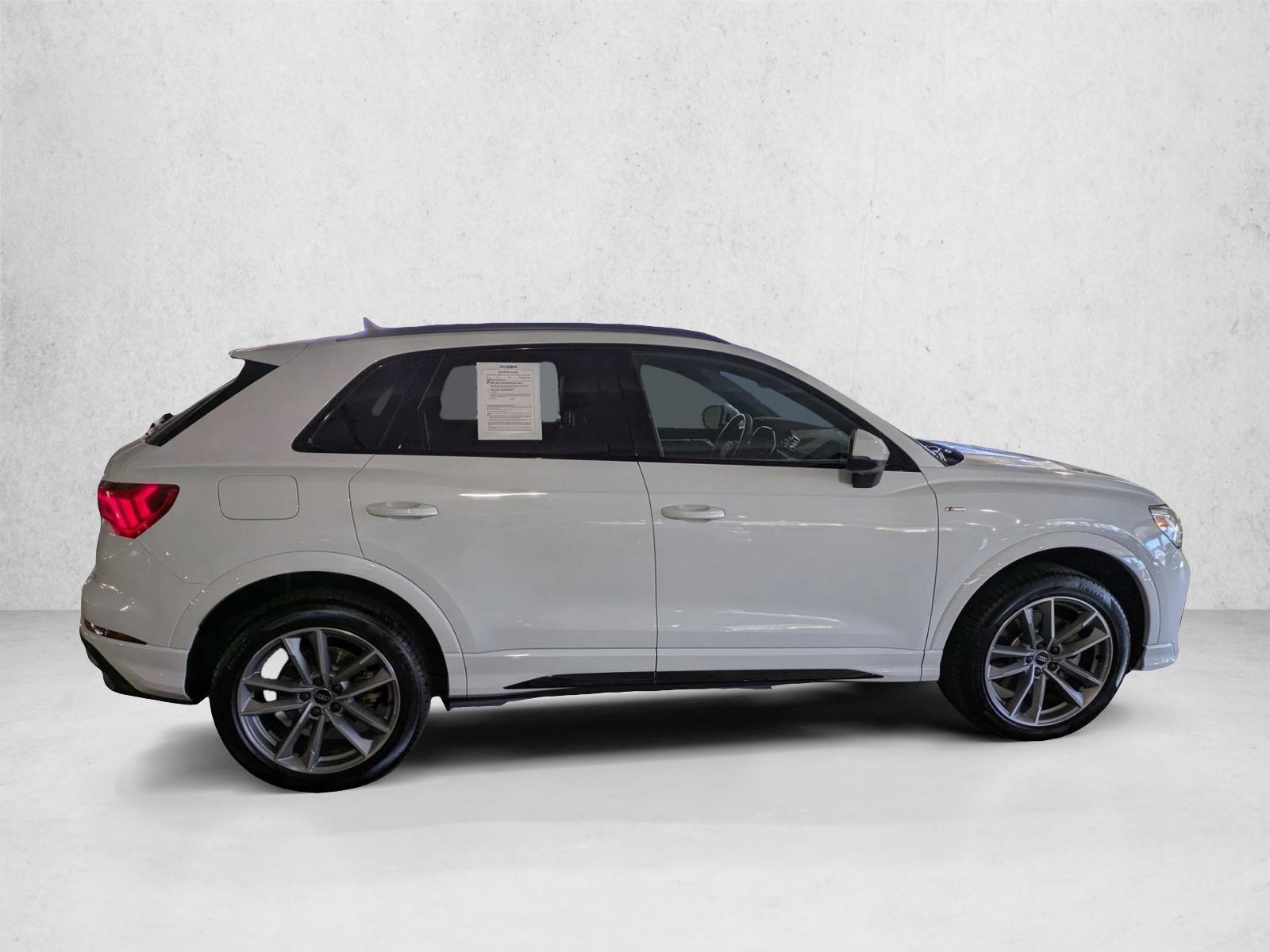 2025 Audi Q3 45 TFSI S line Premium photo 4
