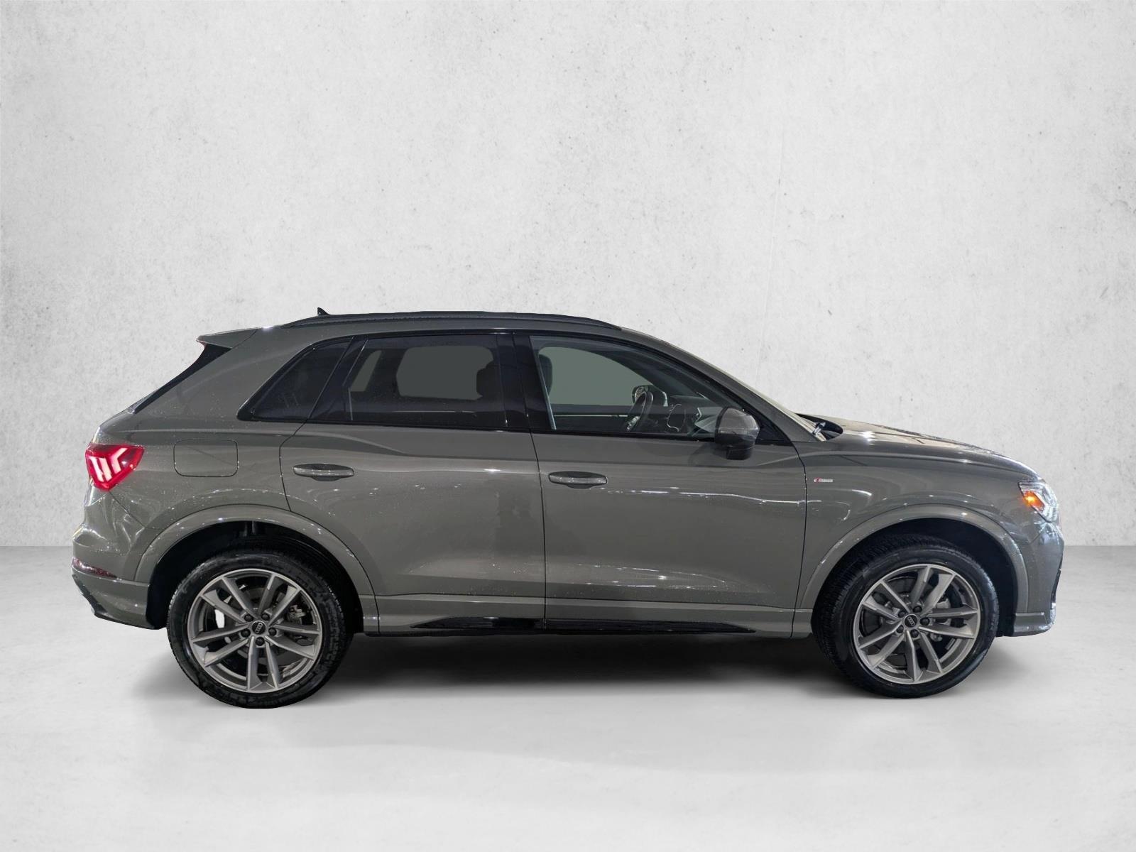 2025 Audi Q3 45 TFSI S line Premium photo 4