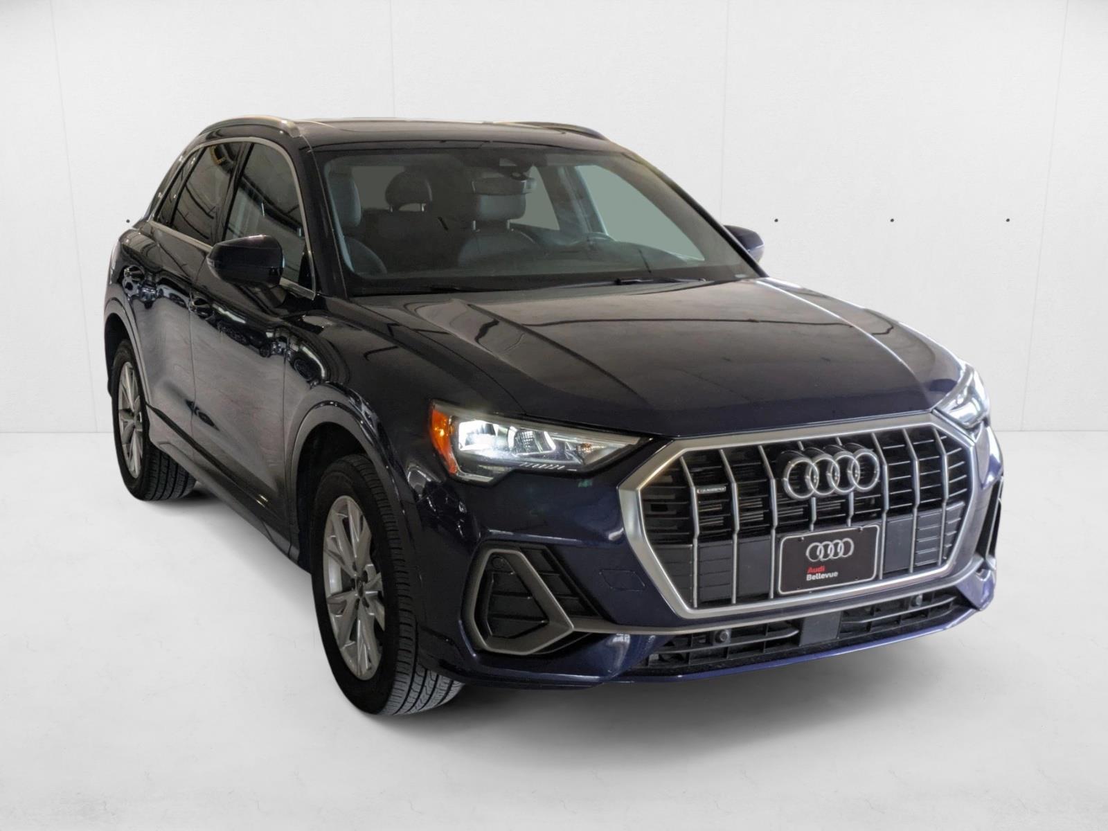 2022 Audi Q3 45 TFSI S line Premium photo 3