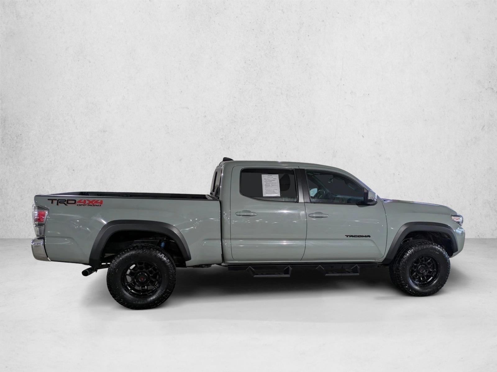 2022 Toyota Tacoma TRD V6 photo 4