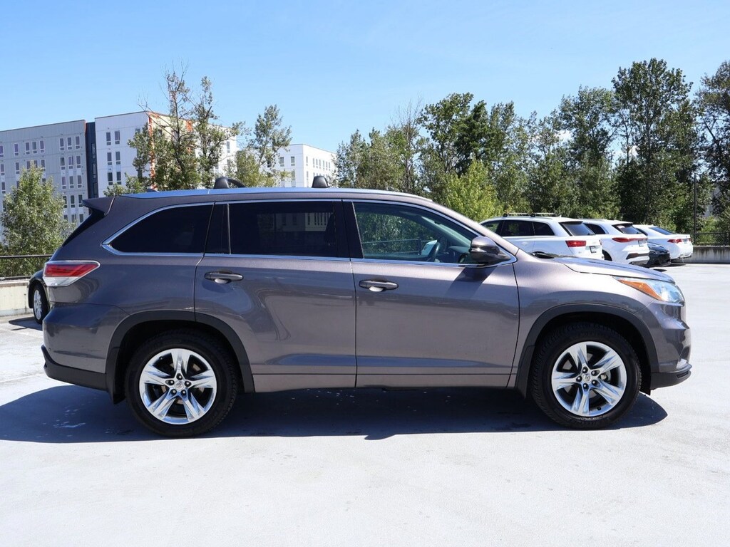 Used 2014 Toyota Highlander Limited V6 SUV