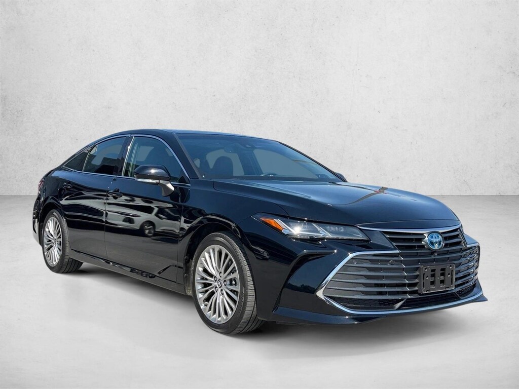 Used 2022 Toyota Avalon Hybrid Limited Sedan
