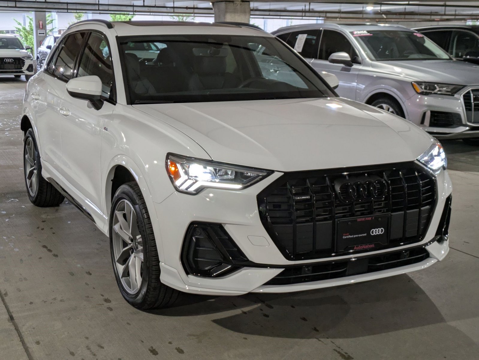 2025 Audi Q3 45 TFSI S line Premium photo 3