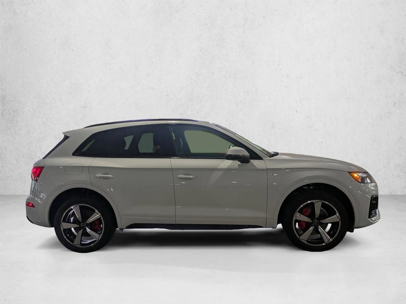 2024 Audi Q5 45 S line Premium Plus photo 3