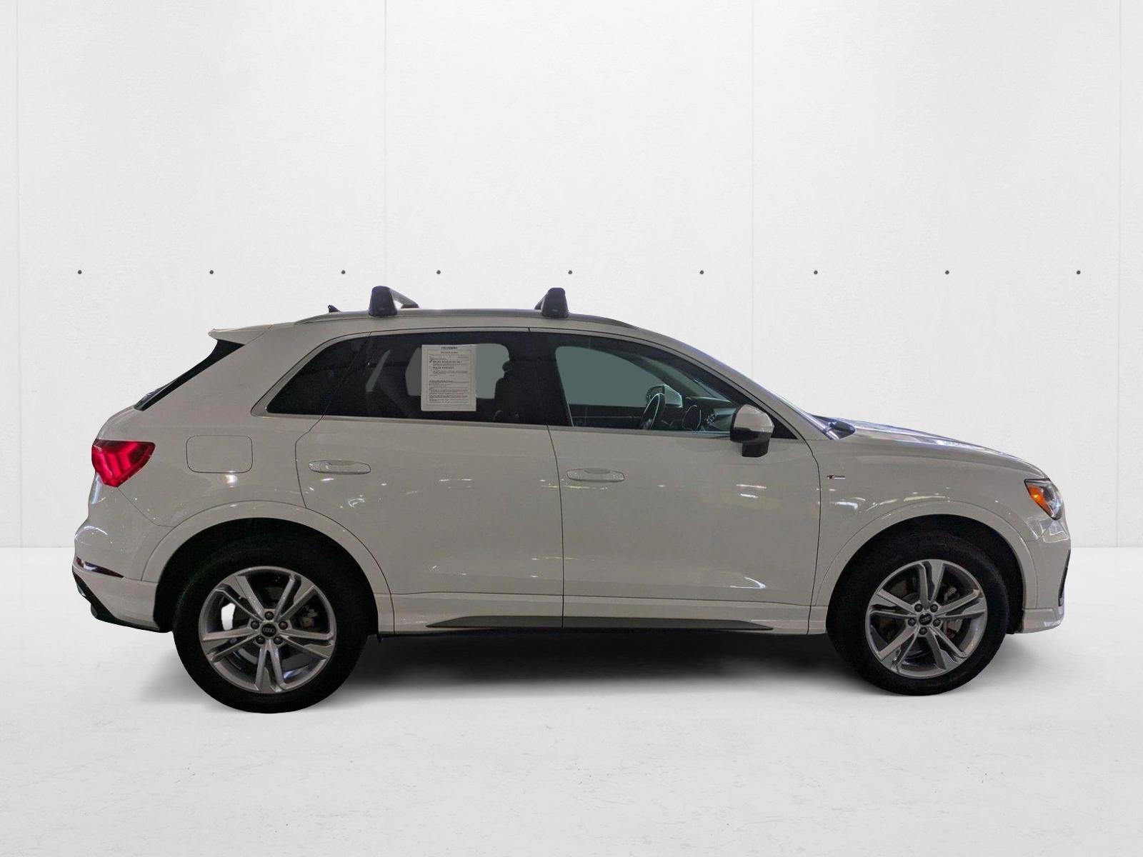 2022 Audi Q3 45 TFSI S line Premium photo 4