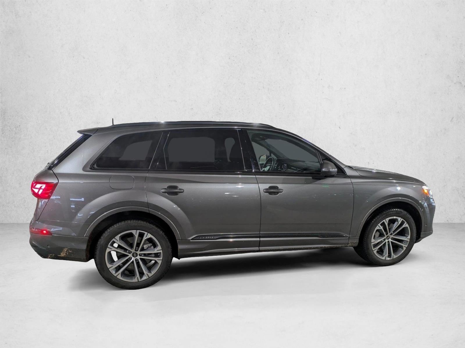 2025 Audi Q7 45 Premium Plus photo 4
