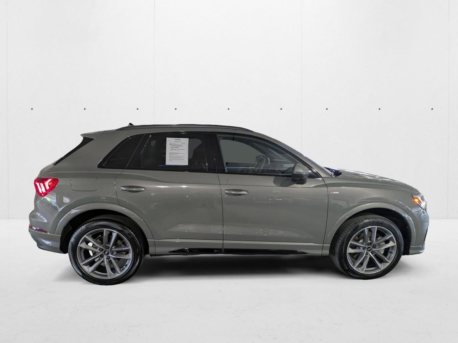 2024 Audi Q3 45 TFSI S line Premium Plus photo 3